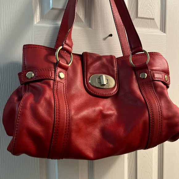 Elegant Red Leather Handbag - Picture 2 of 13